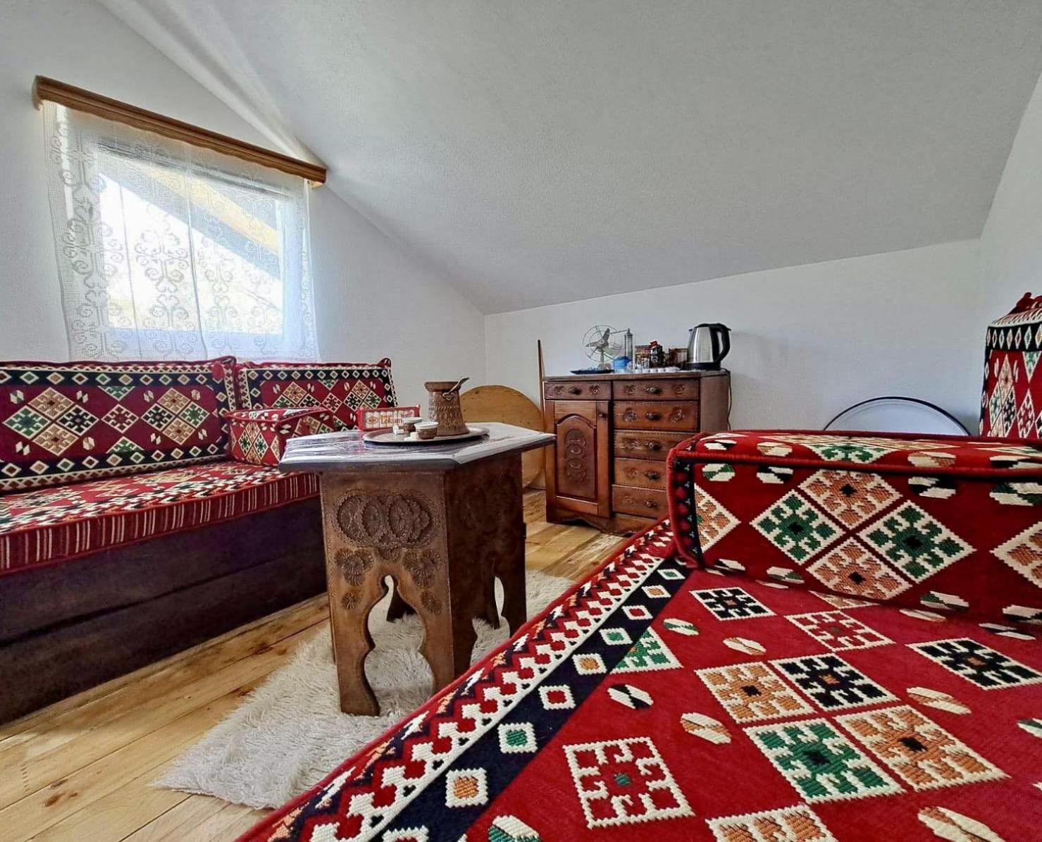Bed and Breakfast Sobe Zizi Jajce Exterior foto