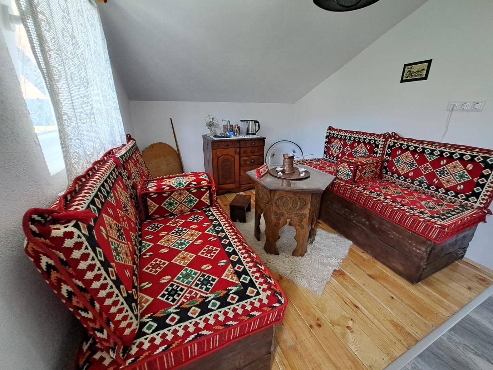 Bed and Breakfast Sobe Zizi Jajce Exterior foto