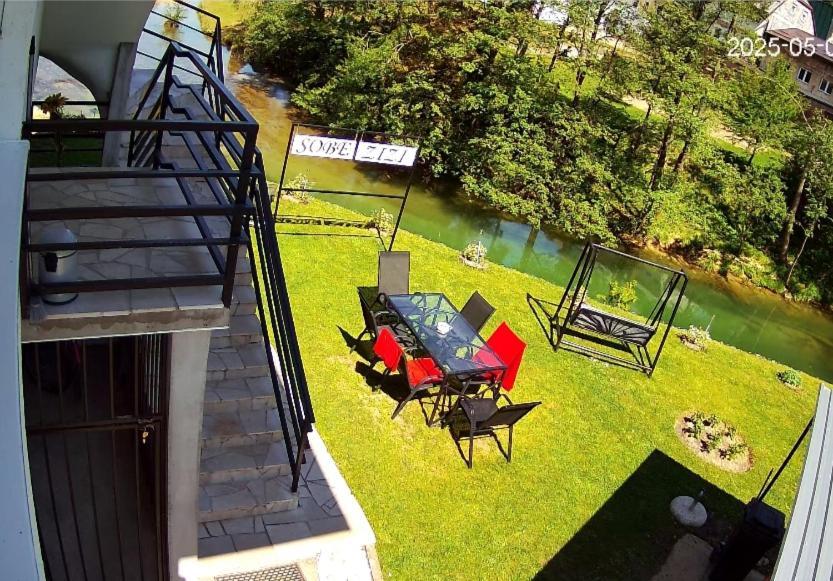 Bed and Breakfast Sobe Zizi Jajce Exterior foto