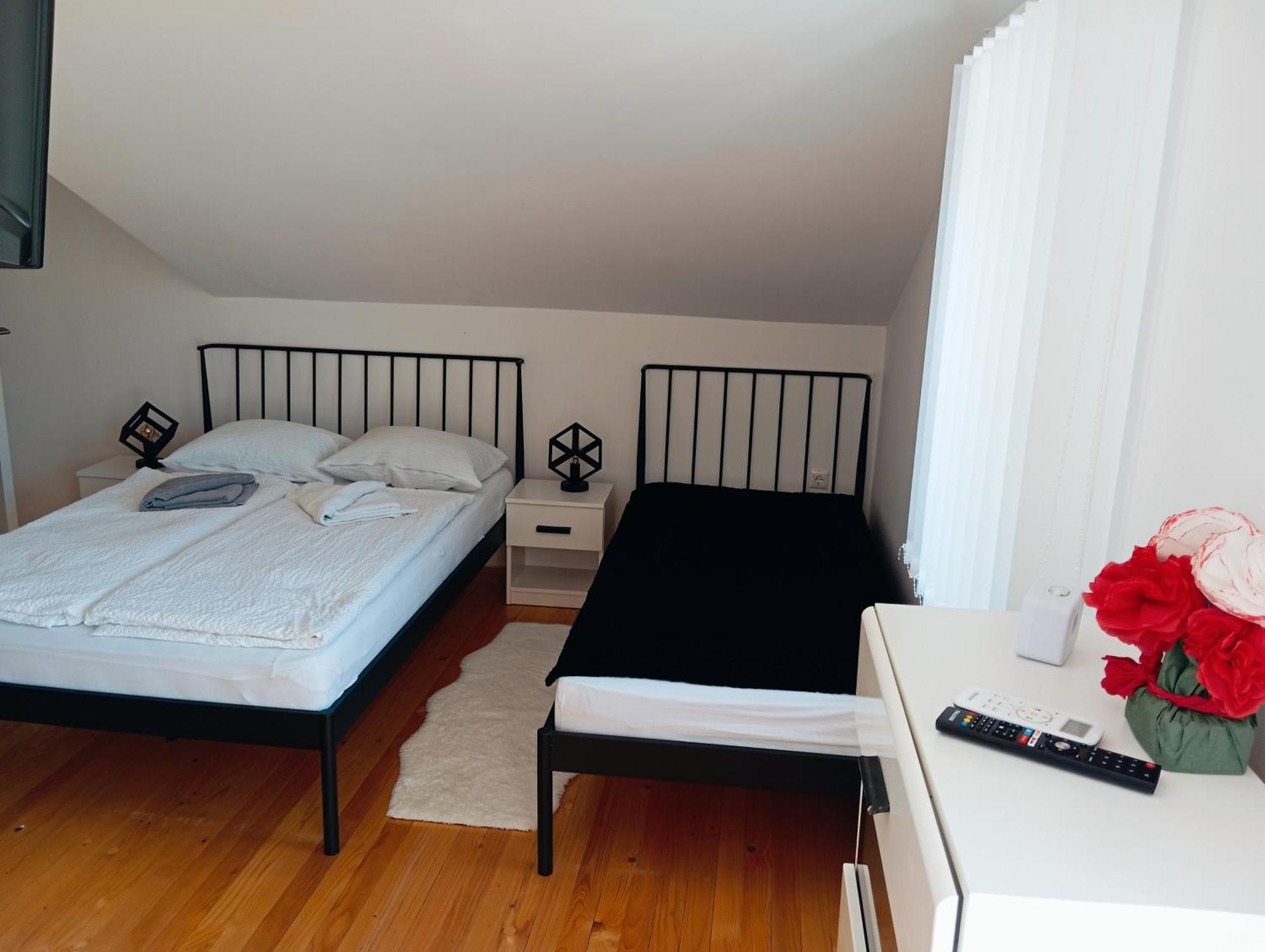Bed and Breakfast Sobe Zizi Jajce Habitación foto
